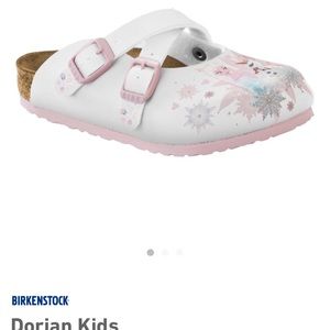 Super cute  Birkenstock sandals.